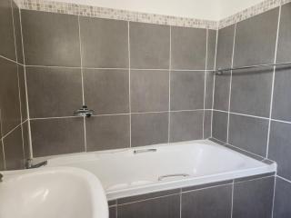 Umhlanga Rocks Beach Flat The Shades 2 Bedroom - 4