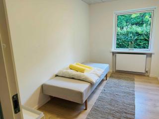 Spacious House With Garden And Parking Near Boxen - 4