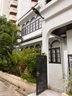 Heart of Phrom Phong - 0