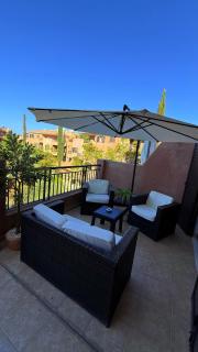 Aphrodite Gardens Modern Apartment - 4