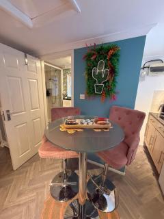 Thorpe Park Studio - Detached Stay & Free Gated Parking - Thorpe - 6