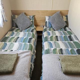 Thurston Manor Caravan Park, Pony Meadow - 7