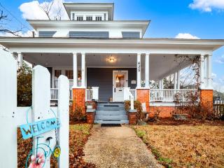 Roberson House Private Pool Walk to DT Sleeps 12 - 7