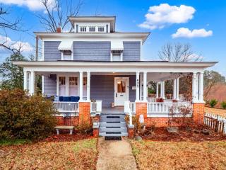 Roberson House Private Pool Walk to DT Sleeps 12 - 5