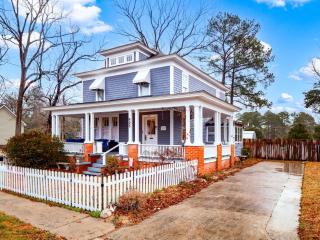 Roberson House Private Pool Walk to DT Sleeps 12 - 1