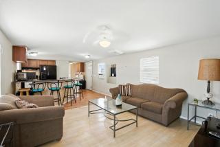 Desert Haven Cozy 2-Bedroom Mobile Home Near NMSU home - 0