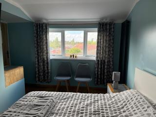 Studio- Sleeps 2- Free WiFi- Luxury Shower - 7