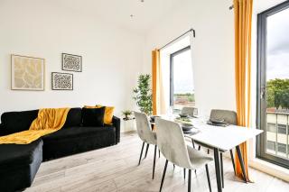 Spacious 1Bed Apt - Steps to Ealing Broadway & Shops - 6