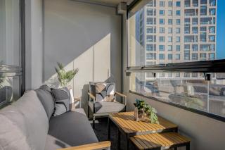 Stylish 1BR Apartment with Gym & Spacious Balcony - 7