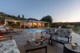 Villa Venia - Cozy Escape with Scenic Sew View, by ZanteWize - 9