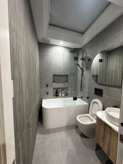 2 Bedroom Apartment Darlinghurst with Patio Access - 2