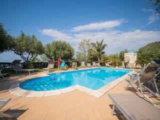 Apartment in Tropea with Mountain Views - 9