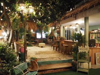 The oasis on 8 Tropical 2 - 8