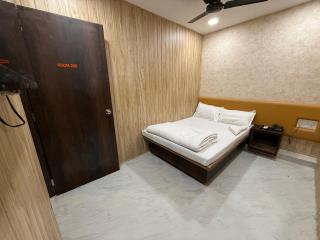 Hotel Marine Line Near Bombay Hospital - 0