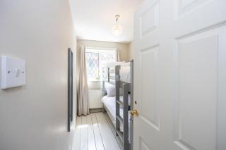 Northern House Free Parking - 3
