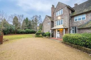 The Coach House - Grade 2 Listed - 2
