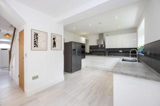 The Wilmslow House Free Parking - Close to Airport - 6