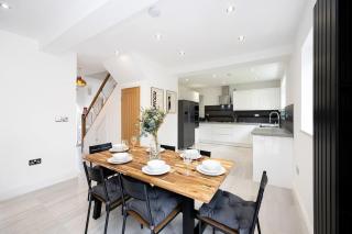 The Wilmslow House Free Parking - Close to Airport - 3
