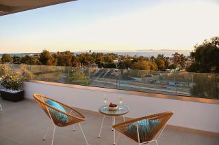 Riviera Escape Penthouse Suites - 0