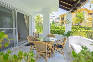 LUXURY GROUNDFLR APT & BEACH IN 200 meters - 9