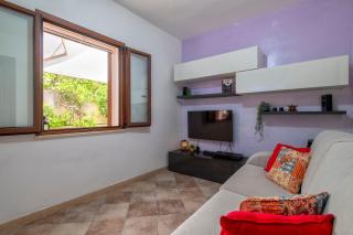 Spacious two-room apartment with private courtyard - 0