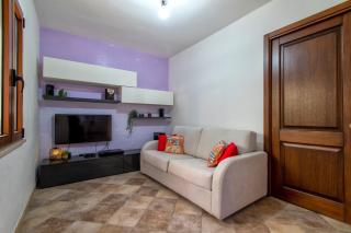 Spacious two-room apartment with private courtyard - 4