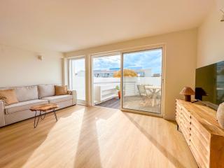 Sunny Resort Beach House with Pools and Private beach - 1