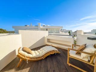 Sunny Resort Beach House with Pools and Private beach - 4