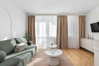 Style & Sea Apartment with Balcony in Central Gdynia by Noclegi Renters - Gdynia - 1