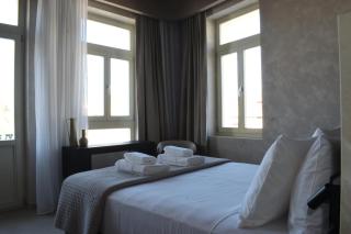 Amara Luxury Suites With Private Hot Tub - 8
