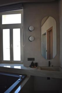 Amara Luxury Suites With Private Hot Tub - 6