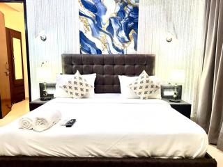 Fortune Home Service Apartment 3BHK, E-46,Sector 72, Noida - 4