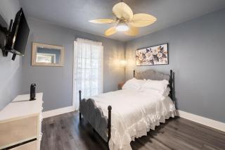 3BR Charming House with BBQ & Near Pearl District - 3
