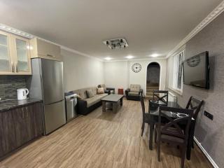 Daily rent in Monument - 3