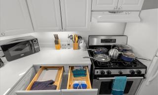 The Jefferson Emerald City View - 2