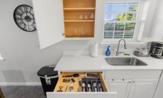 The Jefferson Emerald City View - 1