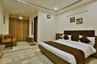 Hotel Kamran Palace - 0