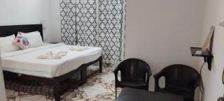 Candolim beach road - 8