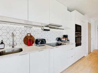 West Wimbledon, 2 Bedroom Luxury Stay, Gym, Free Parking - 1