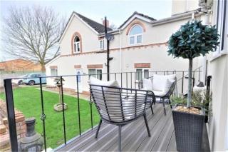 Beautiful Home in M34 - Perfect for Long Stays - 2