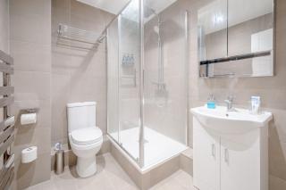 Central 2BD Flat w River View Balcony - Vauxhall! - 3