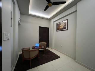 Fully Serviced One-Bed Apartment - 5