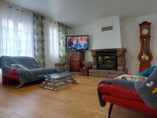 Maison spacieuse avec piscine à La Bazoche-Gouet - 9