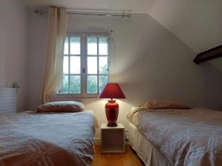 Maison spacieuse avec piscine à La Bazoche-Gouet - 1