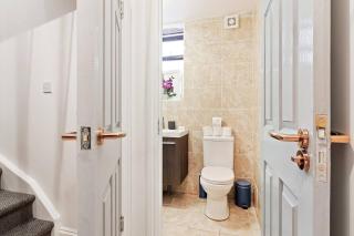 Bright 2 Bedroom House in Kennington - 3