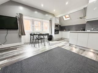 Glasgow Home Newly Refurbished - 9