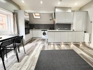 Glasgow Home Newly Refurbished - 3