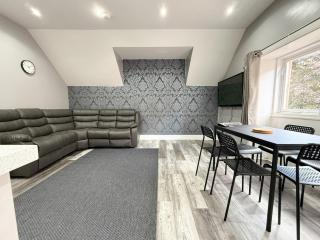 Glasgow Home Newly Refurbished - 1