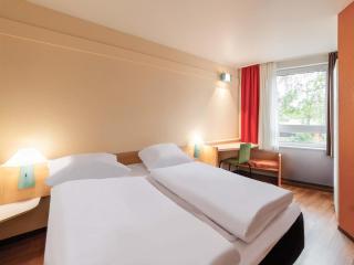 B&B Hotel Essen-Hbf - 0