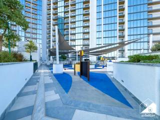 Luxury 1-Bed in Meydan with Balcony & City Views - 8